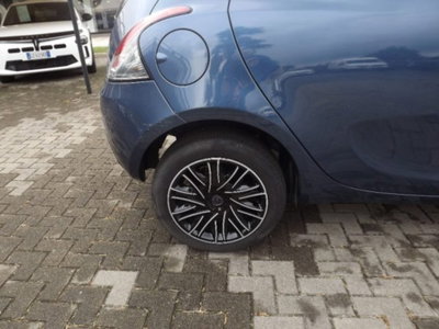 Lancia Ypsilon 1.0 FireFly 5 porte S&S Hybrid Ecochic A. Ferretti (13)