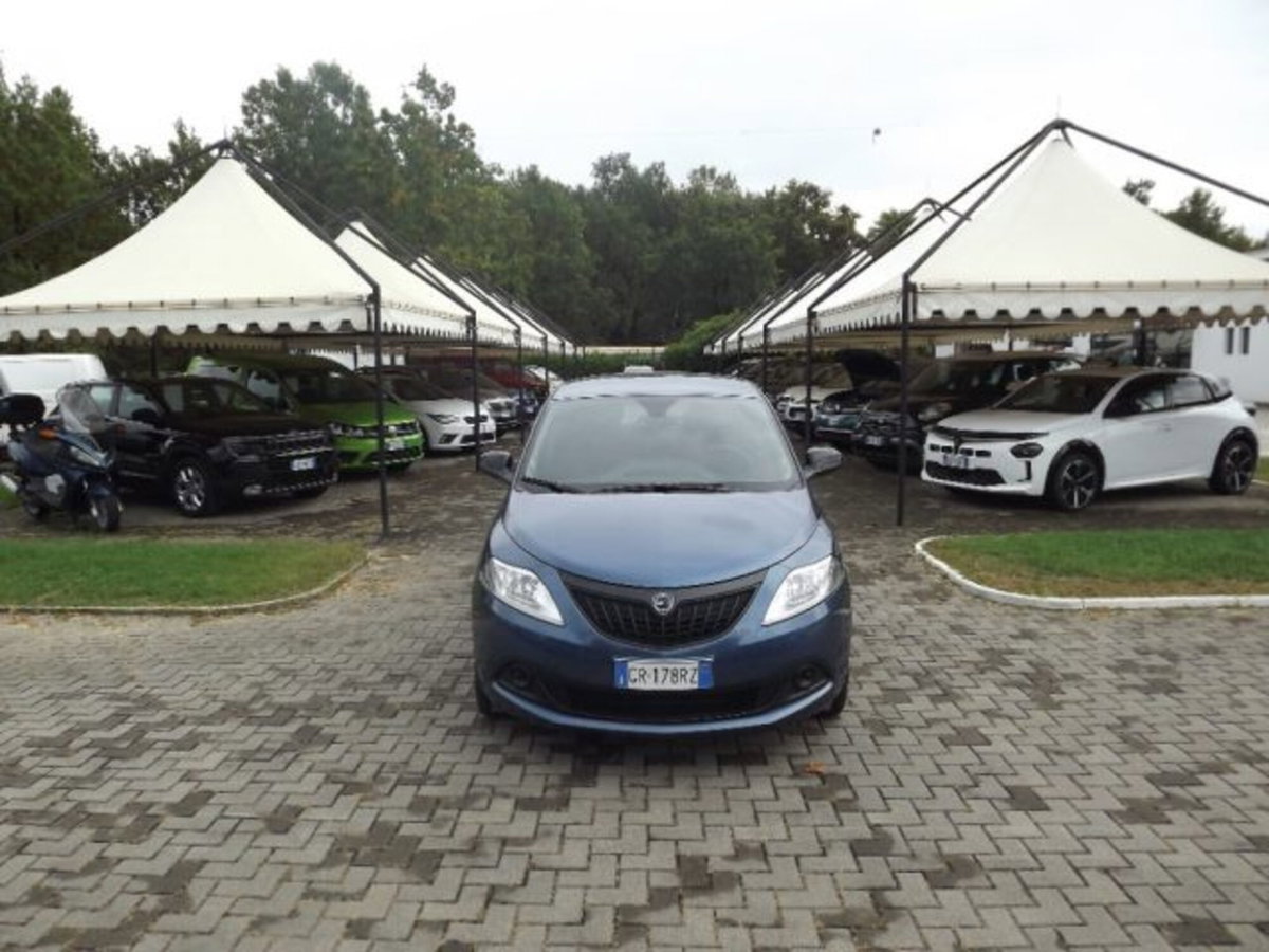 Lancia Ypsilon 1.0 FireFly 5 porte S&S Hybrid Ecochic A. Ferretti (2)