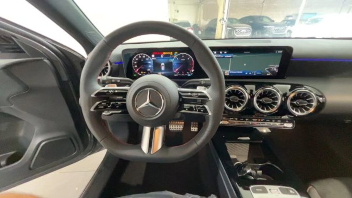 Mercedes-Benz CLA 200 d AMG Line Advanced Plus auto (13)
