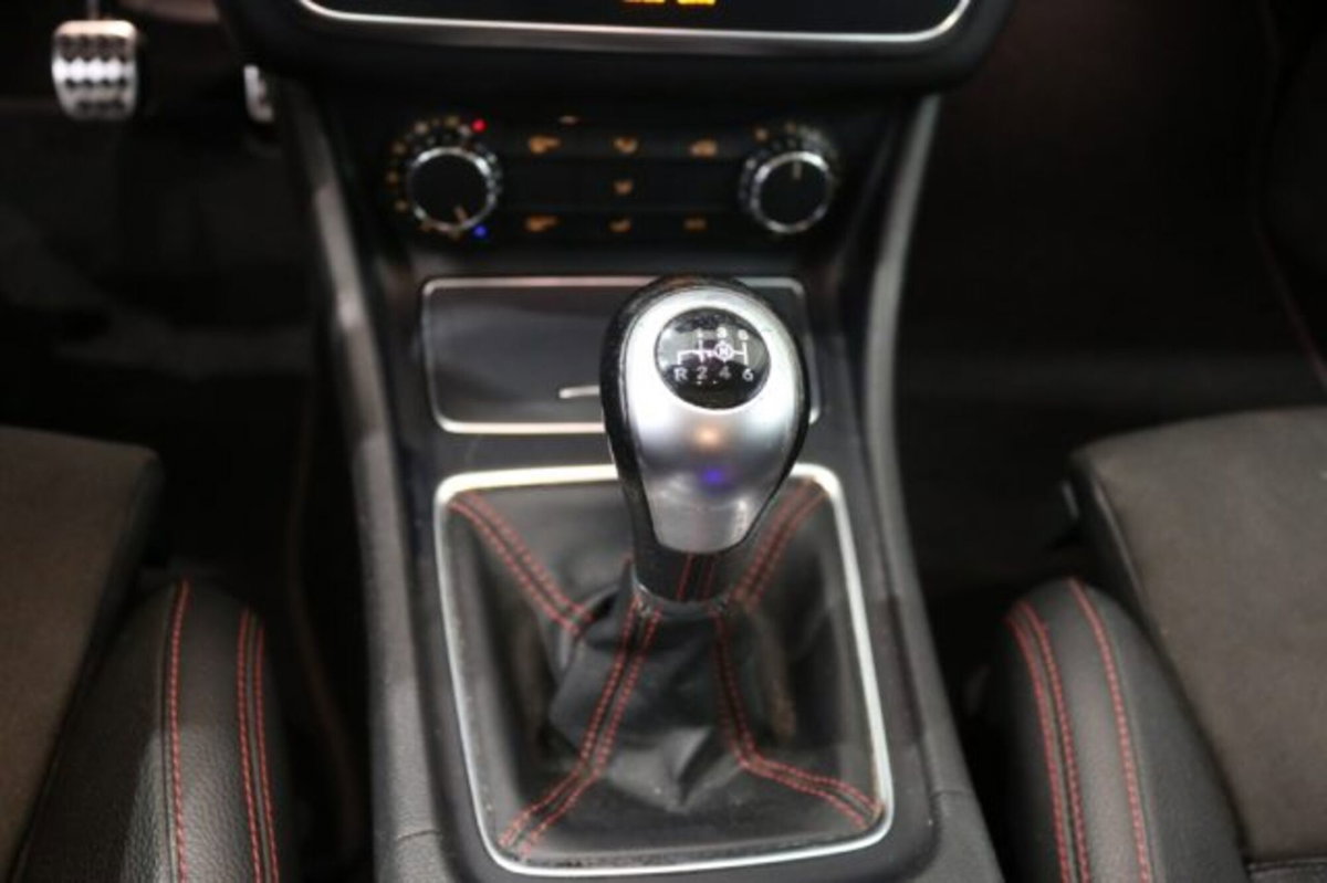 Mercedes-Benz CLA Shooting Brake 250 Premium (15)