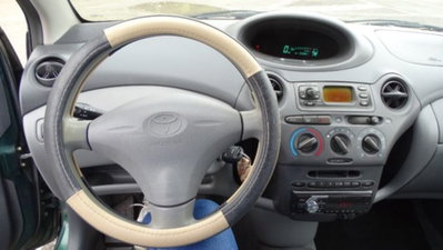 Toyota Yaris 16V cat 3 porte (10)