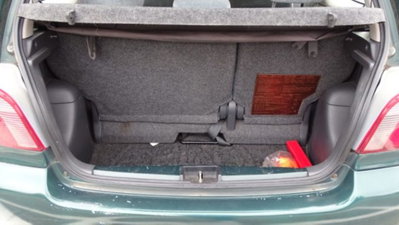 Toyota Yaris 16V cat 3 porte (11)