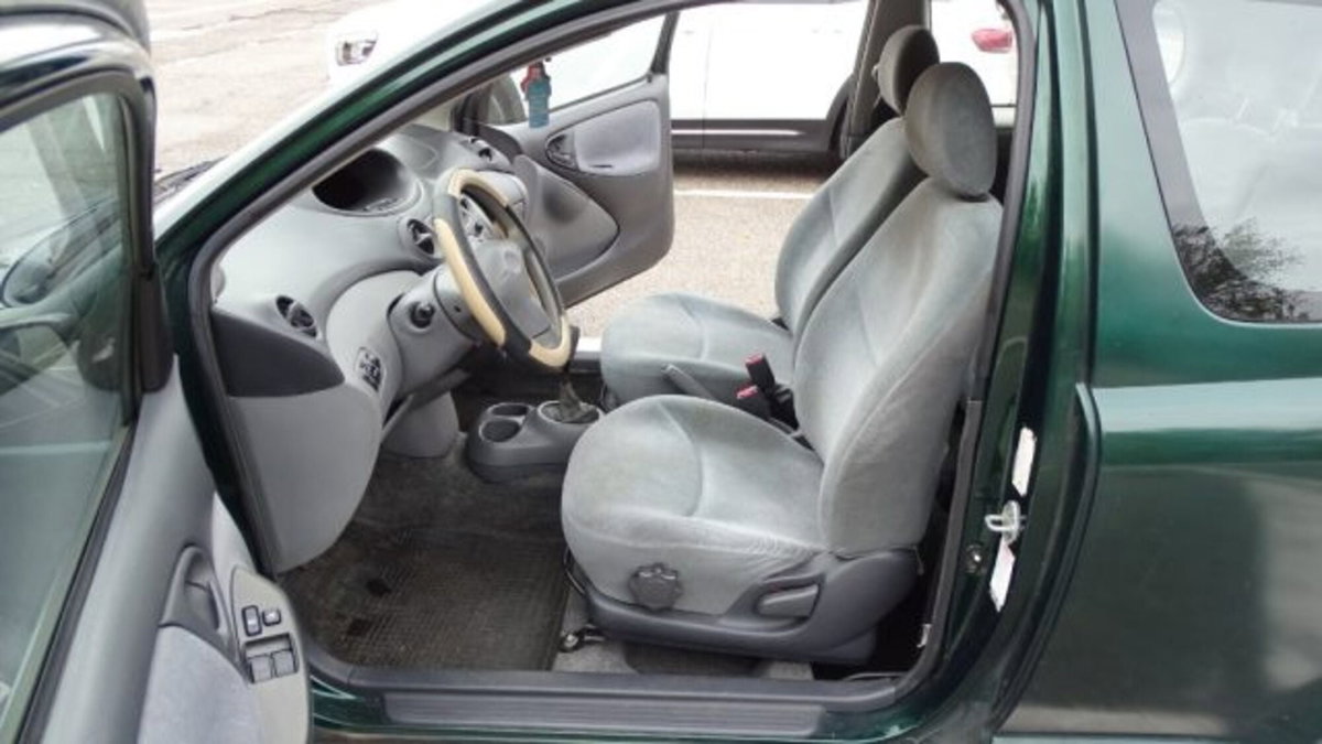 Toyota Yaris 16V cat 3 porte (13)