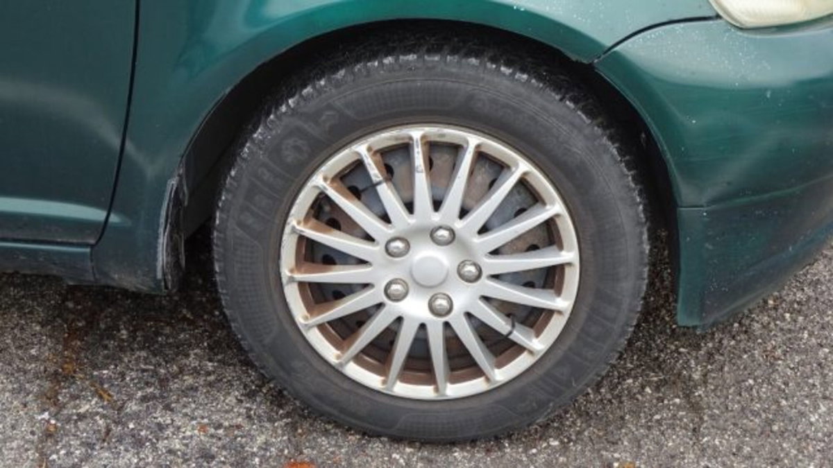 Toyota Yaris 16V cat 3 porte (19)