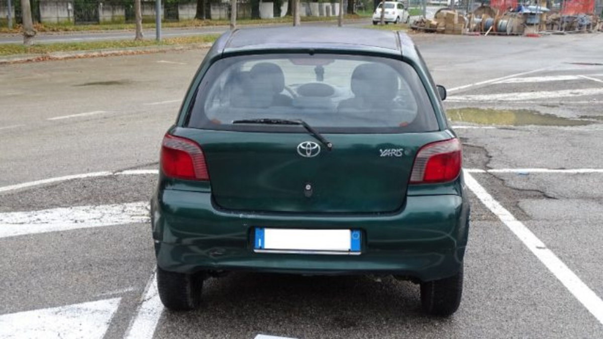 Toyota Yaris 16V cat 3 porte (6)