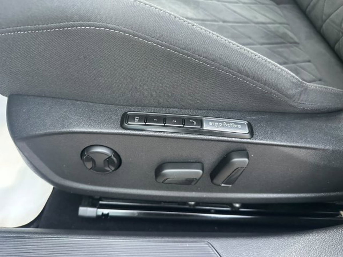 Volkswagen Golf 1.4 TSI eHYBRID 204 CV DSG Style (12)