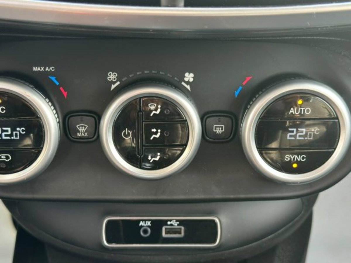 Fiat 500X 1.4 MultiAir 140 CV DCT Lounge (10)