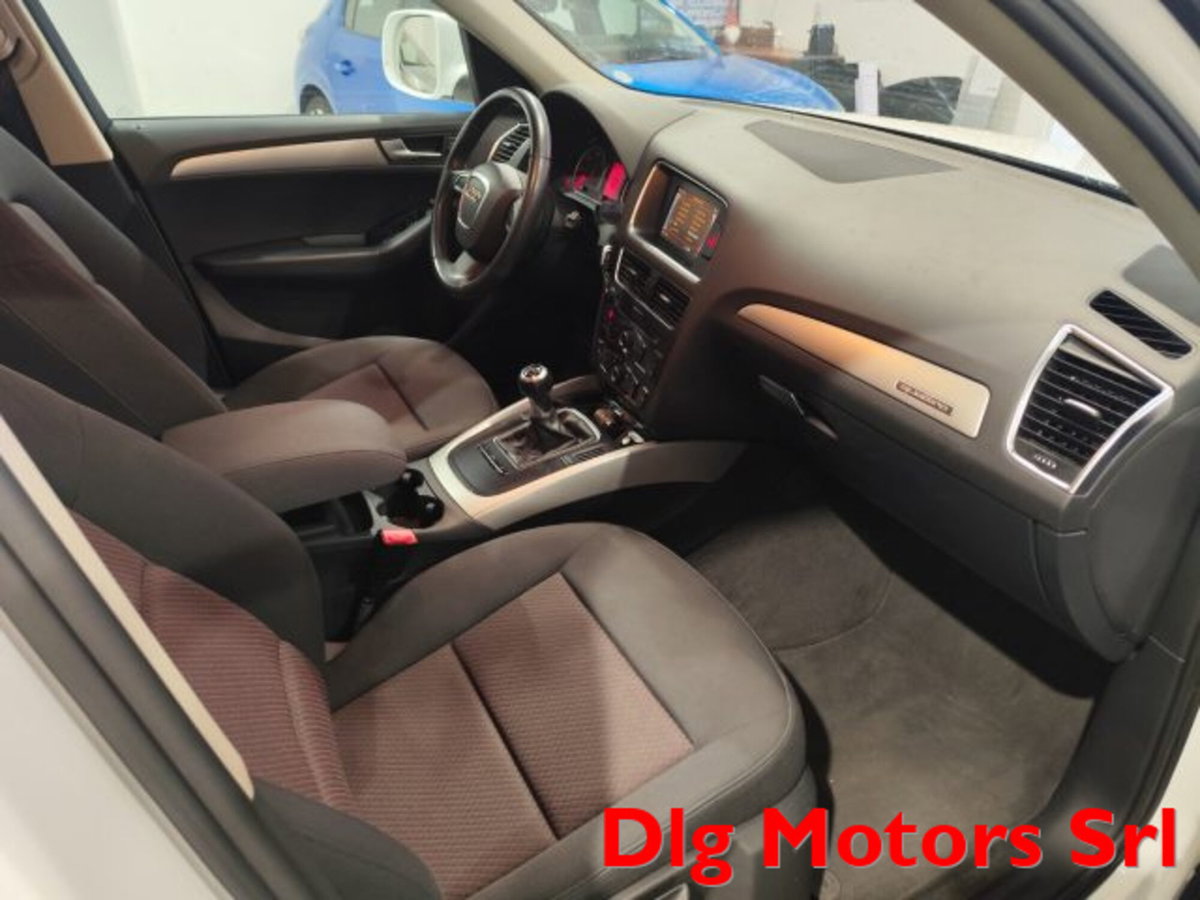 Audi Q5 2.0 TDI 143 CV quattro (8)