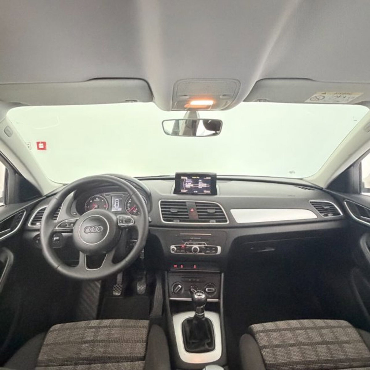 Audi Q3 2.0 TDI 150 CV Sport (11)