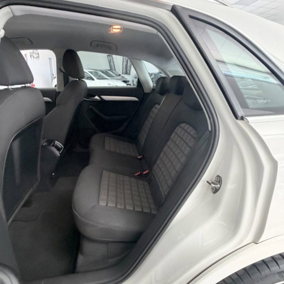 Audi Q3 2.0 TDI 150 CV Sport (14)