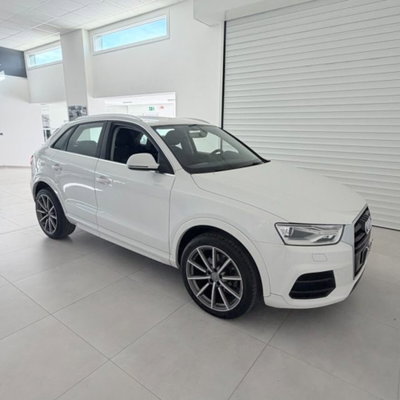 Audi Q3 2.0 TDI 150 CV Sport (6)