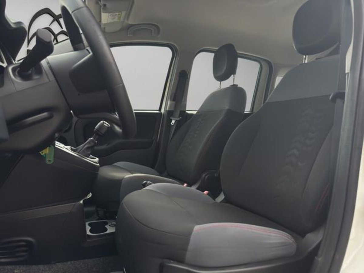 Fiat Panda 1.3 MJT 95 CV S&S 4x4 (14)