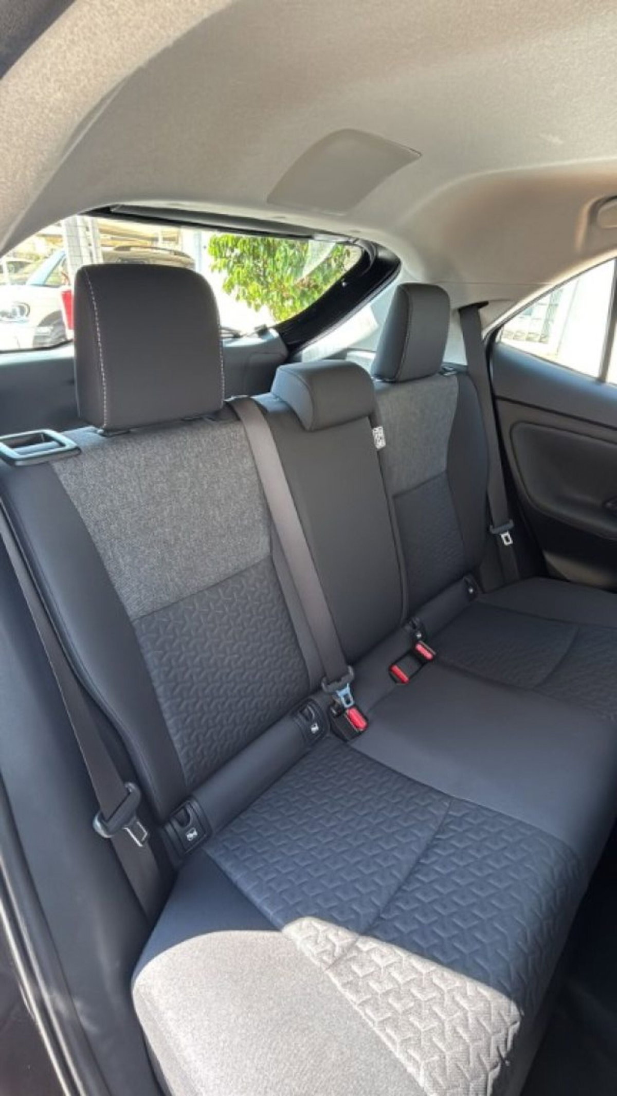 Toyota Yaris Cross 1.5h GR Sport Black Sky fwd 116cv e-cvt (7)