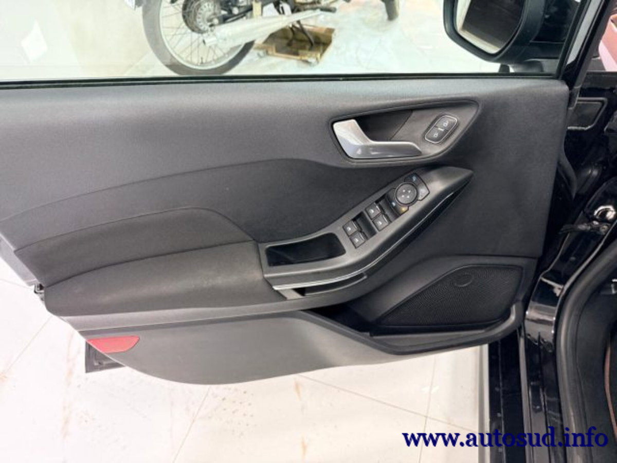Ford Fiesta 1.0 Ecoboost Hybrid 125 CV DCT 5 porte ST-Line (10)