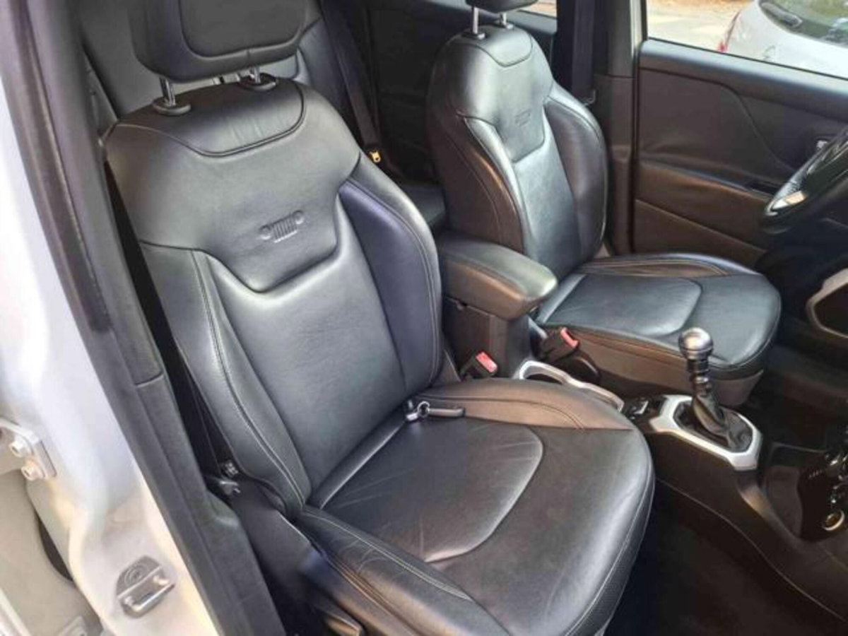Jeep Renegade 2.0 Mjt 140CV 4WD Active Drive Limited (16)