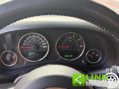 Jeep Wrangler Unlimited 2.8 CRD DPF Sahara Auto (12)