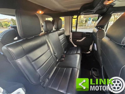Jeep Wrangler Unlimited 2.8 CRD DPF Sahara Auto (15)