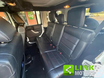 Jeep Wrangler Unlimited 2.8 CRD DPF Sahara Auto (16)