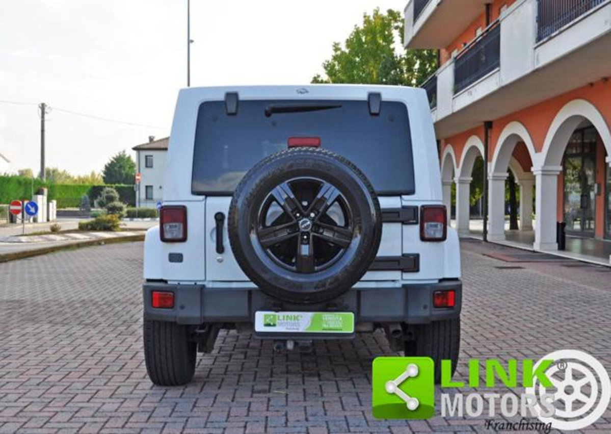 Jeep Wrangler Unlimited 2.8 CRD DPF Sahara Auto (4)