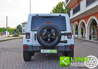 Jeep Wrangler Unlimited 2.8 CRD DPF Sahara Auto (4)