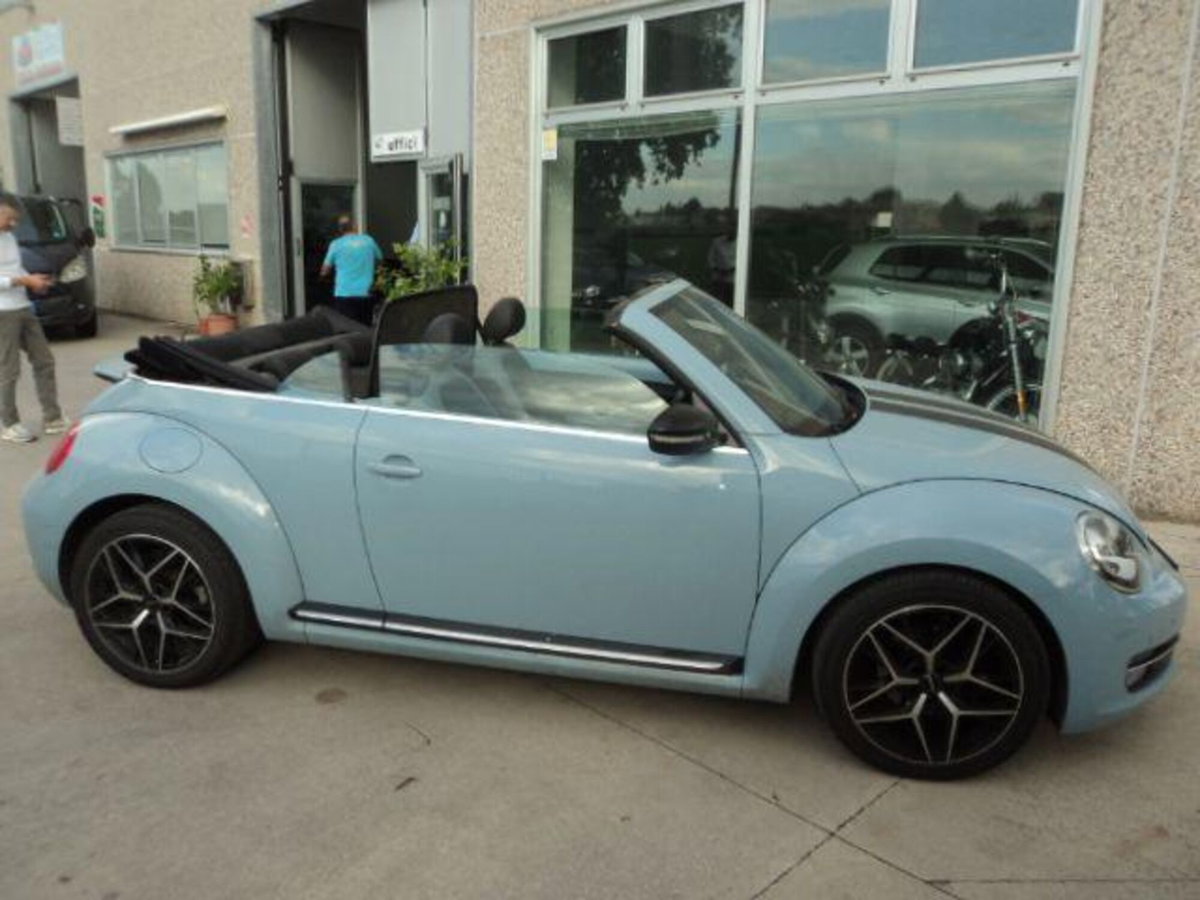 Volkswagen Maggiolino Cabrio 2.0 TDI DSG Sport (10)