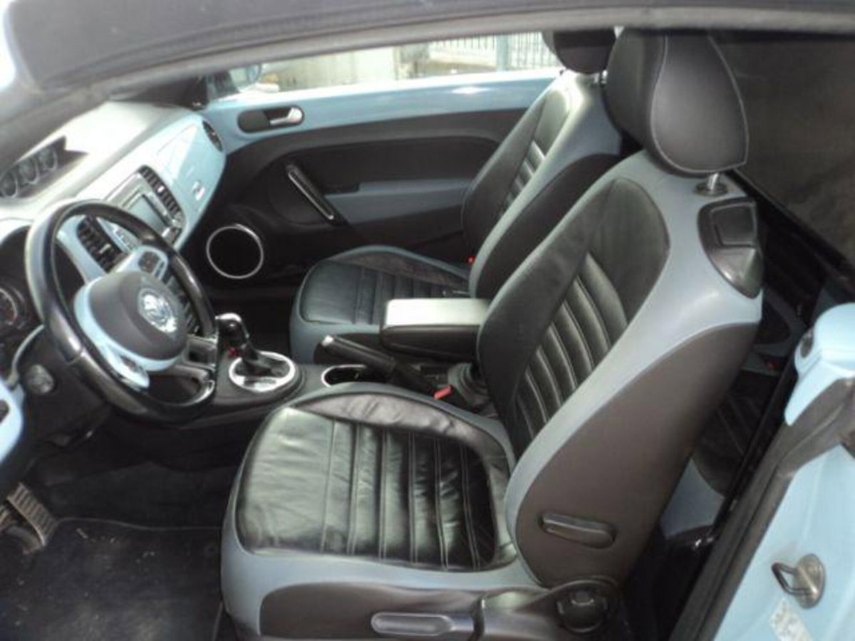Volkswagen Maggiolino Cabrio 2.0 TDI DSG Sport (7)