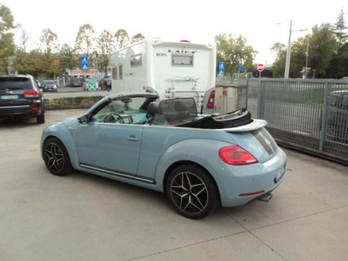 Volkswagen Maggiolino Cabrio 2.0 TDI DSG Sport (8)