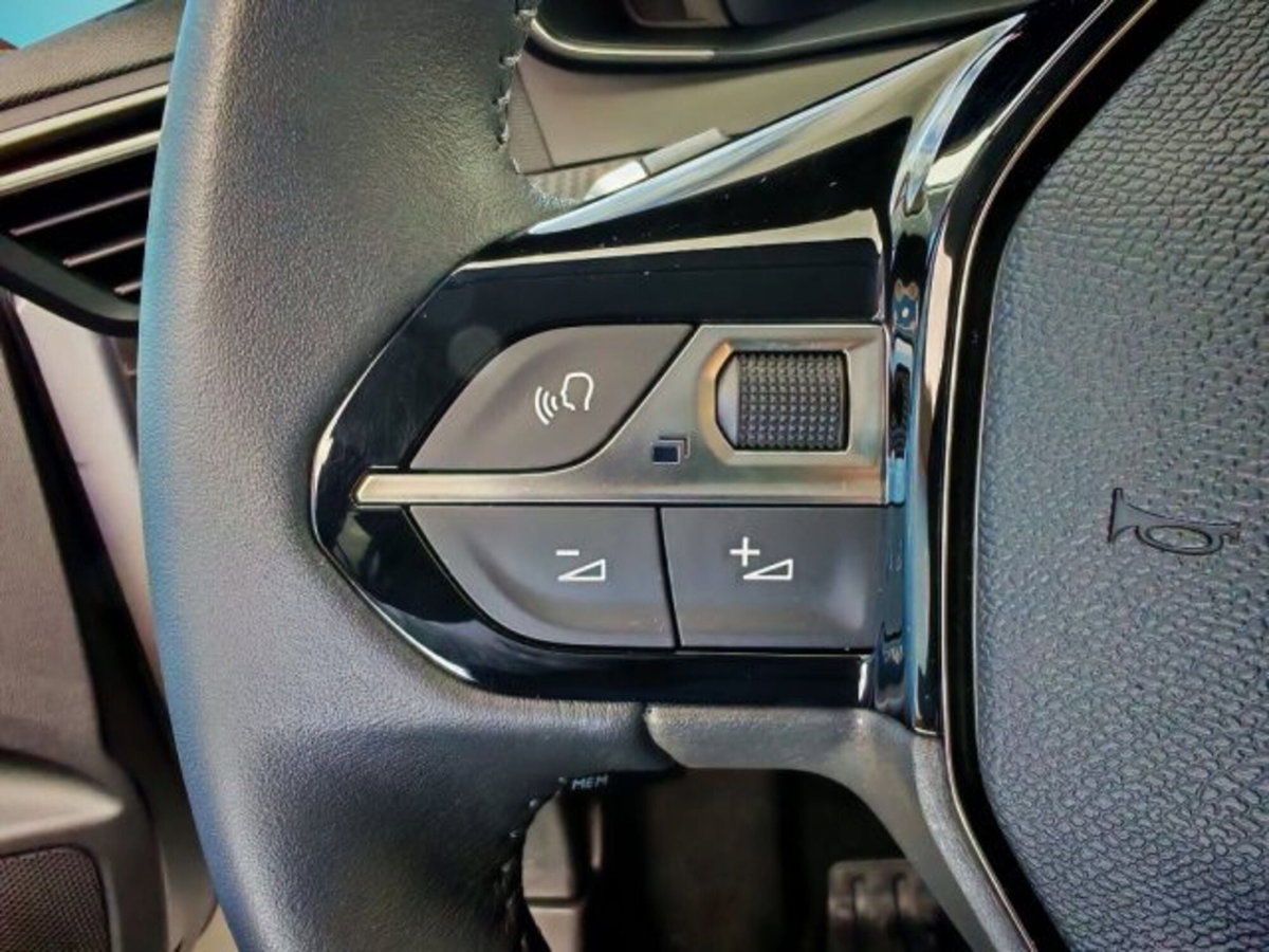 Peugeot 208 50 kWh Allure (13)