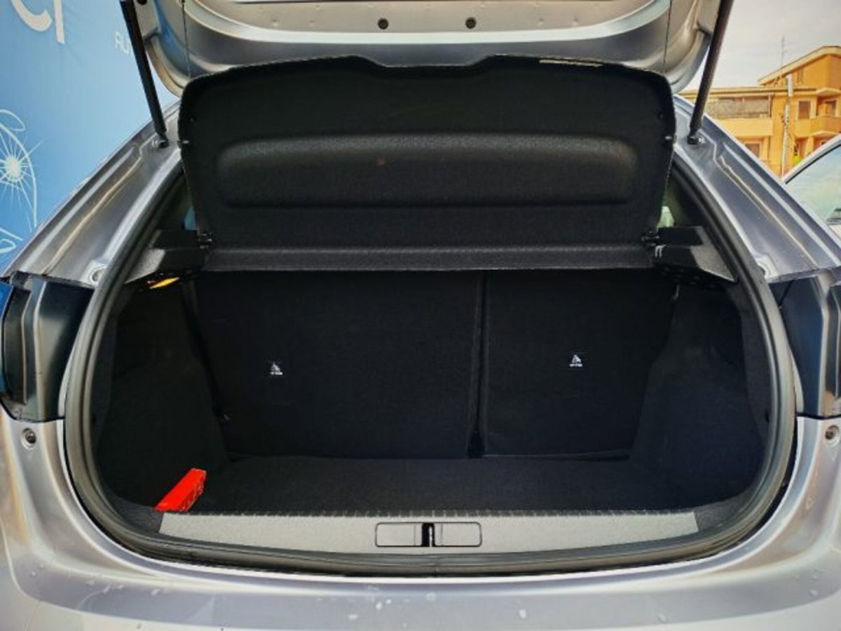 Peugeot 208 50 kWh Allure (18)