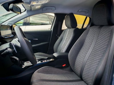 Peugeot 208 50 kWh Allure (8)