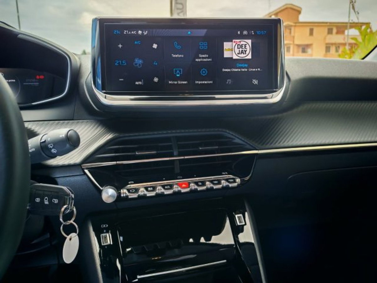 Peugeot 208 50 kWh Allure (12)