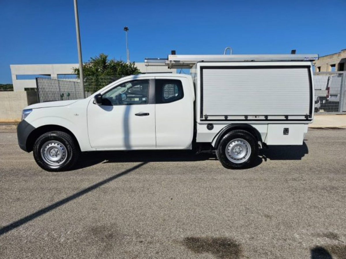 Nissan Navara 2.3 dCi 4WD King Cab Visia (11)