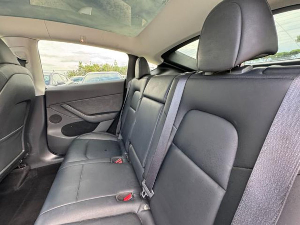 Tesla Model Y Long Range Dual Motor awd (15)