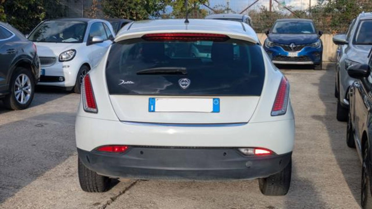 Lancia Delta 1.6 MJT DPF 105 CV Gold (11)