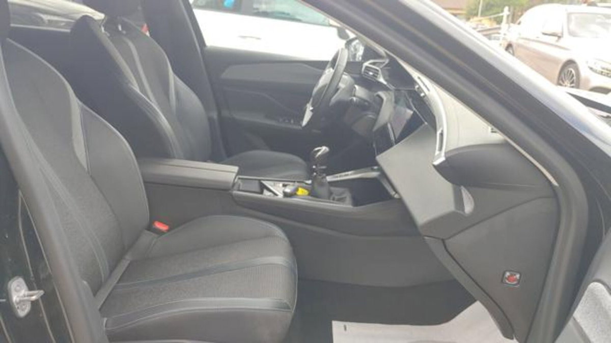 Peugeot 308 1.2 puretech t Allure s&s 130cv (14)
