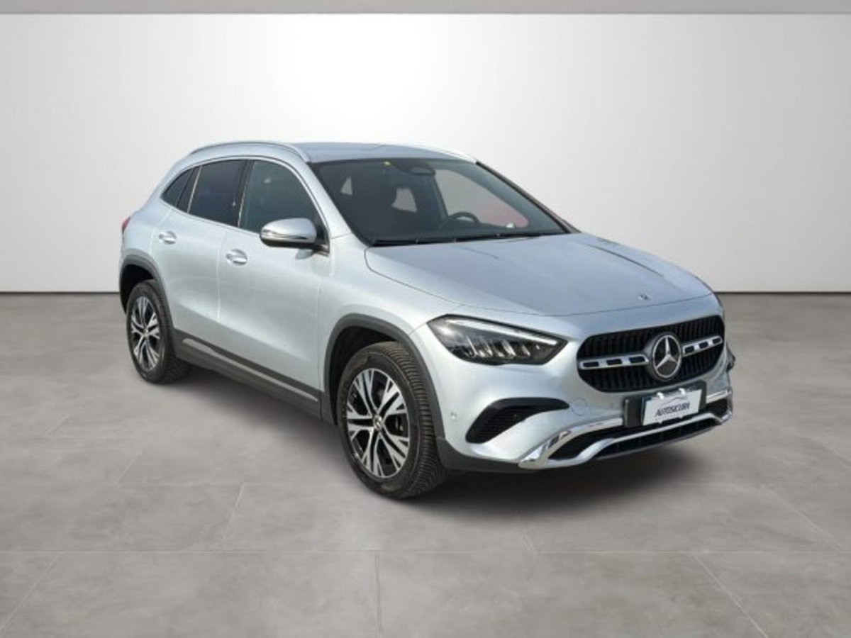 Mercedes-Benz GLA SUV 220 d Progressive Advanced Plus 4matic auto (3)