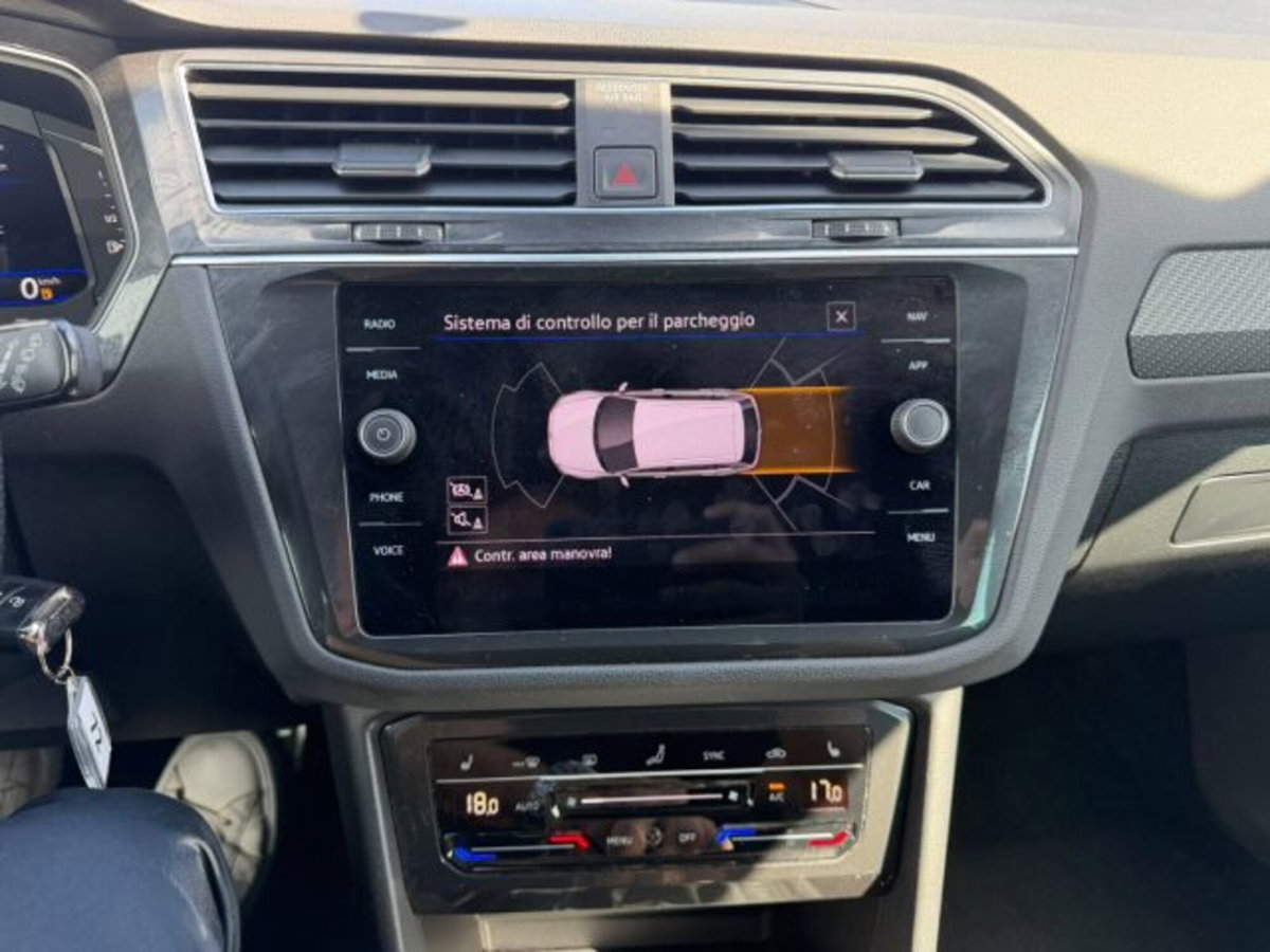 Volkswagen Tiguan 2.0 TDI 150 CV SCR DSG 4MOTION R-Line (14)