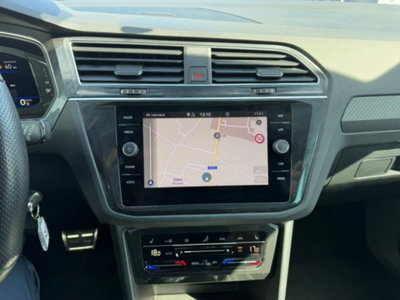 Volkswagen Tiguan 2.0 TDI 150 CV SCR DSG 4MOTION R-Line (15)