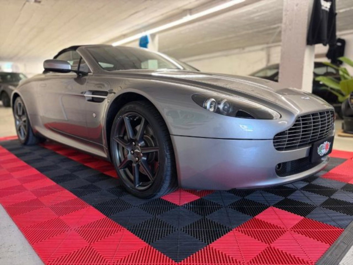 Aston Martin V8 Vantage Cabrio V8 Vantage Roadster (2)