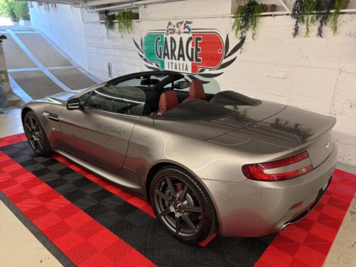 Aston Martin V8 Vantage Cabrio V8 Vantage Roadster (8)