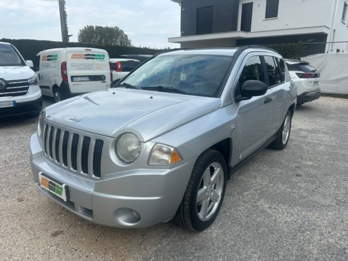 Jeep Compass 2.0 Turbodiesel Limited (17)