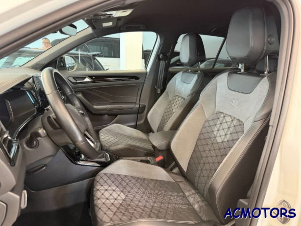 Volkswagen T-Roc 1.5 tsi R-Line dsg (8)