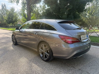 Mercedes-Benz CLA Shooting Brake 200 d Automatic Premium (4)