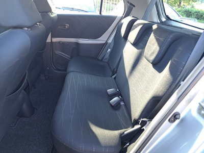Toyota Yaris 1.3 5 porte Sol (18)