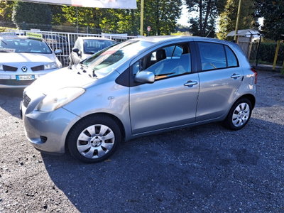 Toyota Yaris 1.3 5 porte Sol (3)