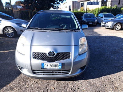 Toyota Yaris 1.3 5 porte Sol (4)
