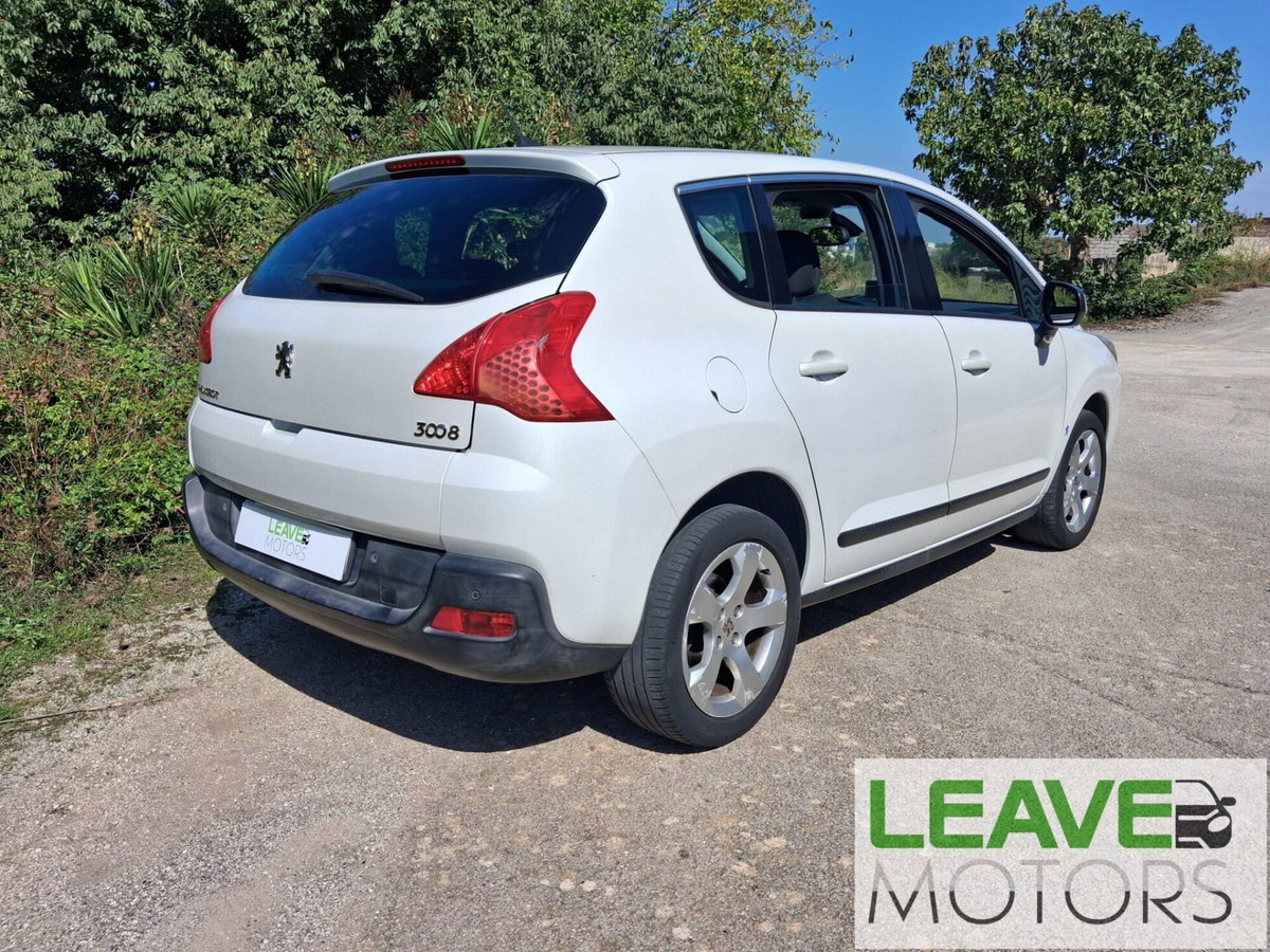 Peugeot 3008 1.6 HDi 112CV Premium (5)