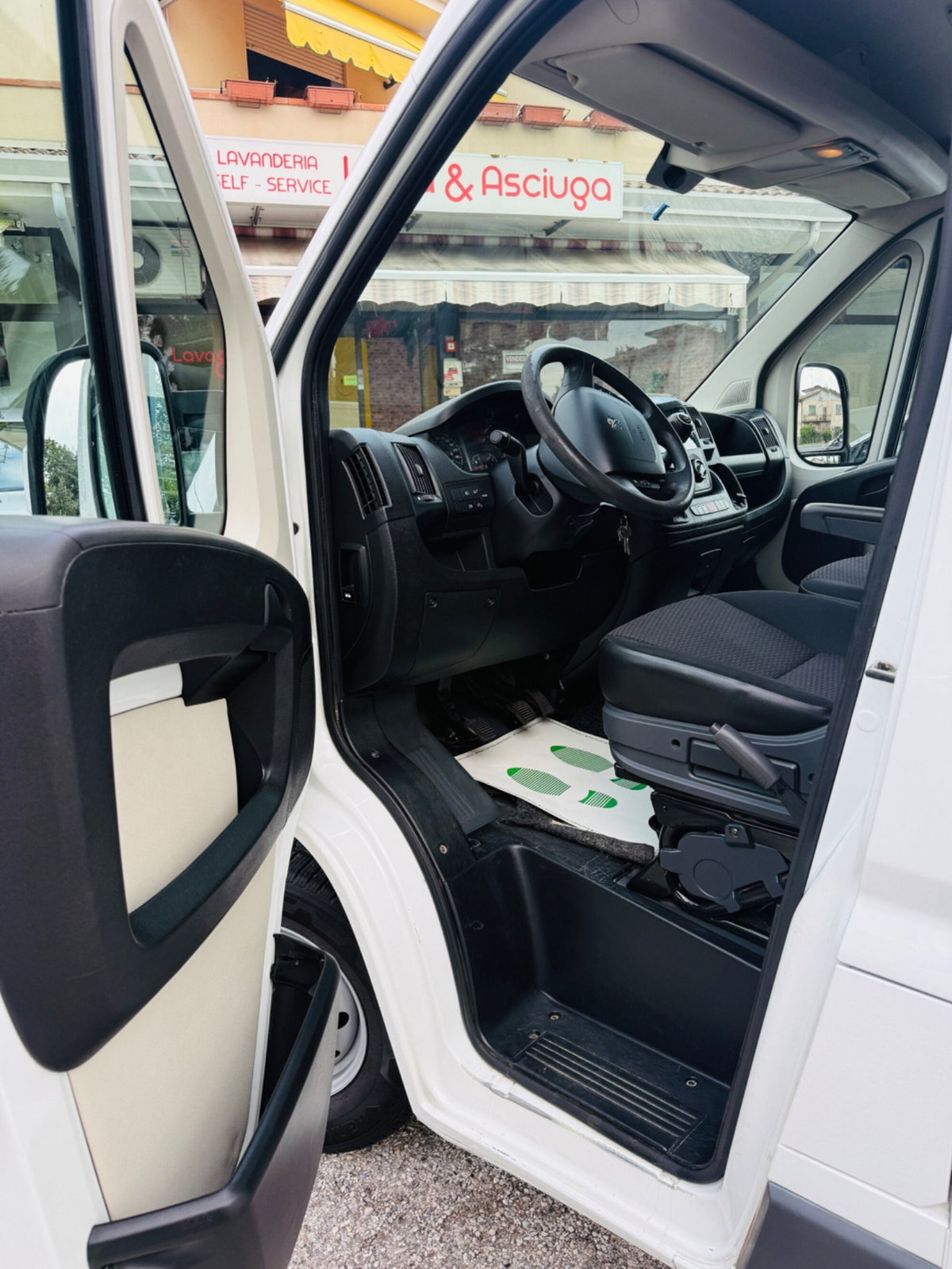 Peugeot Boxer Furgone 330 2.2 HDi/130CV FAP PM-TN Furgone (11)