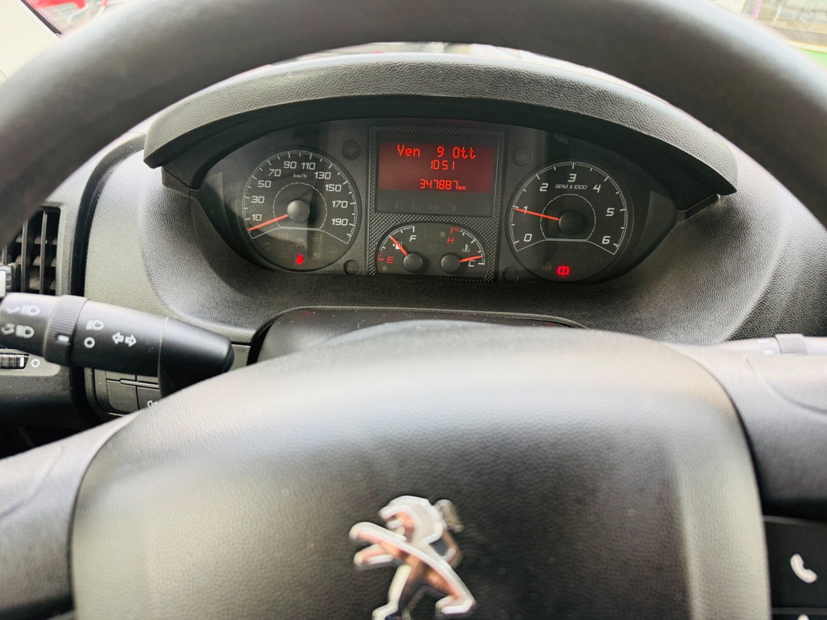 Peugeot Boxer Furgone 330 2.2 HDi/130CV FAP PM-TN Furgone (15)