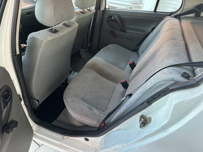 Volkswagen Polo 1000i cat CL (12)